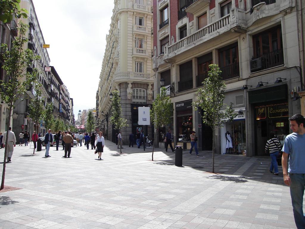 Los Amigos Vip Rooms Madrid Exterior foto